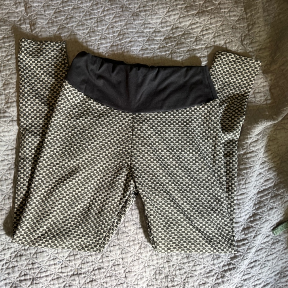Butt Scrunch and Contour Grey Leggings Size M